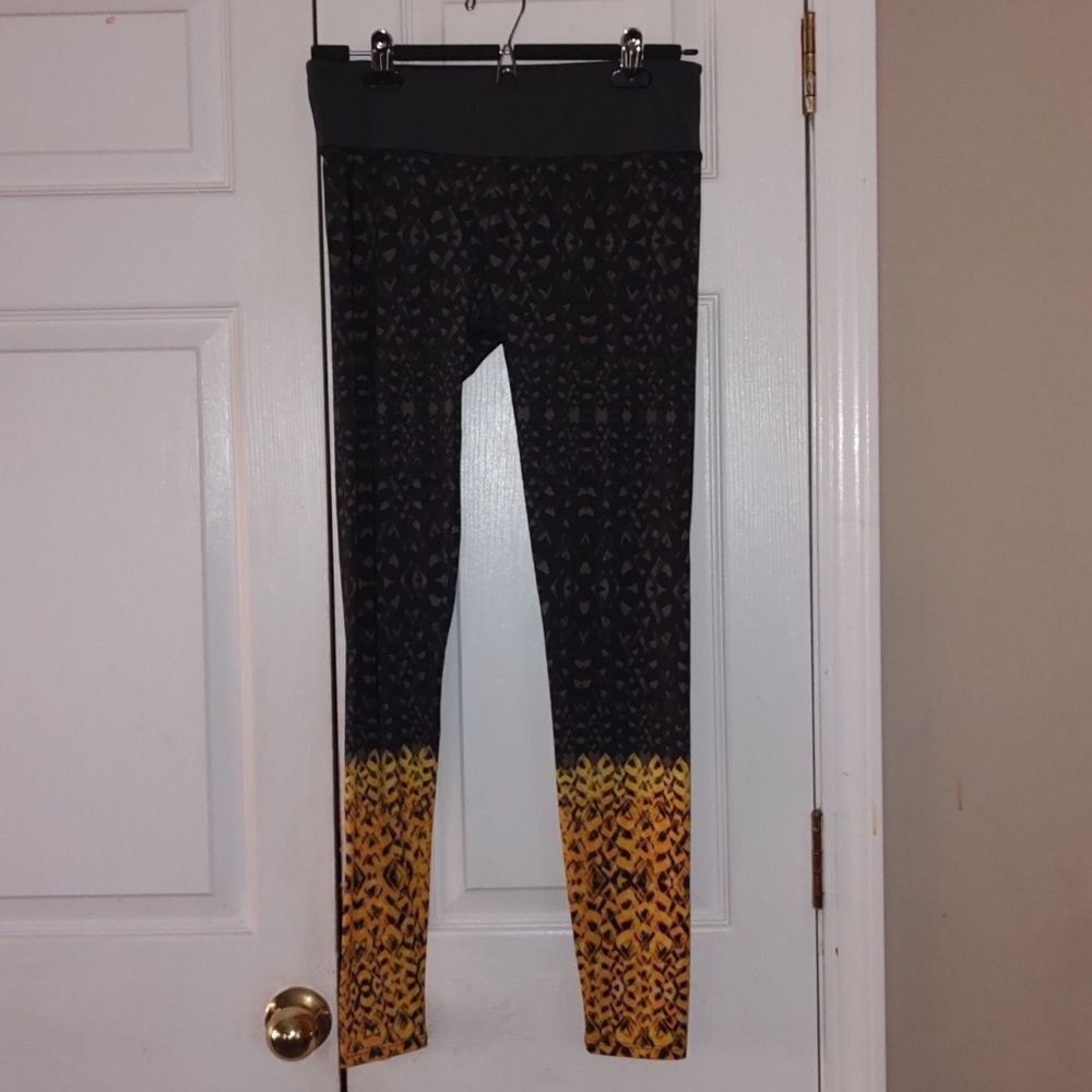 Onzie workout yoga running legging tights Sz M/L